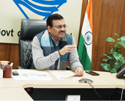 मुख्य सचिव श्री आनन्द बर्द्धन ने सचिवालय में पीएम प्रगति के अंतर्गत योजनाओं की समीक्षा की।