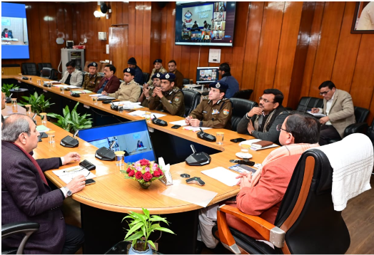 मुख्यमंत्री ने निर्देश दिये कि देवभूमि उत्तराखण्ड में आपराधिक कृत्य करने वालों को बख्शा नहीं जायेगा।