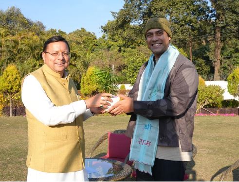 मुख्यमंत्री श्री पुष्कर सिंह धामी से मुख्यमंत्री आवास पर सुप्रसिद्ध पार्श्व गायक जुबिन नौटियाल  ने भेंट की।