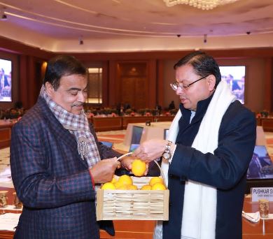 मुख्यमंत्री पुष्कर सिंह धामी ने नई दिल्ली में केंद्रीय सड़क परिवहन एवं राजमार्ग मंत्री नितिन गडकरी की राष्ट्रीय राजमार्ग परियोजनाओं की समीक्षा बैठक में प्रतिभाग किया।