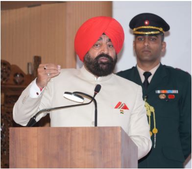 राज्यपाल लेफ्टिनेंट जनरल गुरमीत सिंह (से नि) द्वारा “फोर्टिफाइंग द हिमालयाजः ए प्रोएक्टिव मिलिट्री-सिविल-सोसाइटी फ्यूजन स्ट्रेटजी इन द मिडिल सेक्टर” विषय पर आयोजित एक संगोष्ठी में प्रतिभाग किया