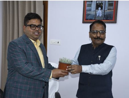 मुख्यमंत्री श्री पुष्कर सिंह धामी के निर्देश पर हल्द्वानी मीडिया सेंटर में पत्रकारों हेतु लगाया गया निःशुल्क स्वास्थ्य शिविर