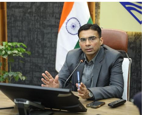 जिलाधिकारी सविन बंसल ने लापरवाही पर सिंचाई विभाग के संबंधित अधिकारियों के विरुद्ध मुकदमा दर्ज किया जा रहा है।