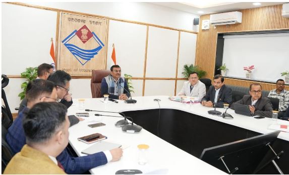 मुख्य सचिव श्री आनन्द बर्द्धन की अध्यक्षता में सचिवालय में सचिव समिति की बैठक सम्पन्न हुयी