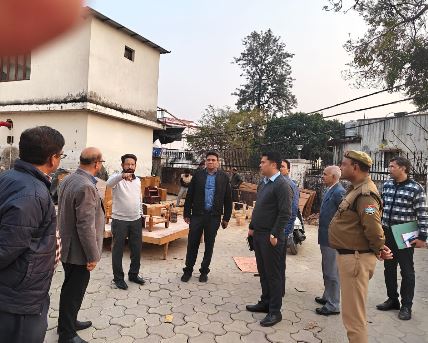 डॉ. आर. राजेश कुमार का औचक निरीक्षण, व्यवस्थाओं में सुधार को लेकर अधिकारियों को सख्त निर्देश