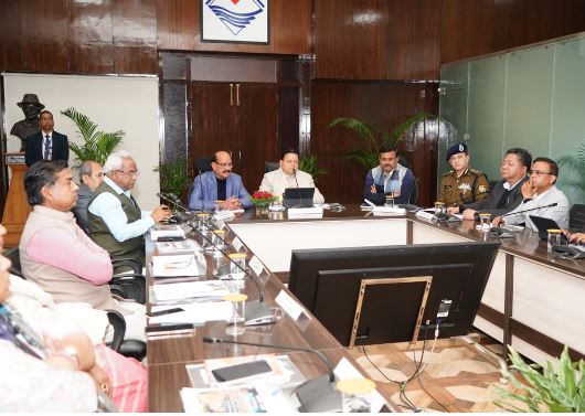 मुख्यमंत्री पुष्कर सिंह धामी ने सचिवालय स्थित वीर चन्द्र सिंह गढ़वाली सभागार में कुम्भ मेला-2027, हरिद्वार की तैयारियों के सम्बन्ध में समीक्षा बैठक की।