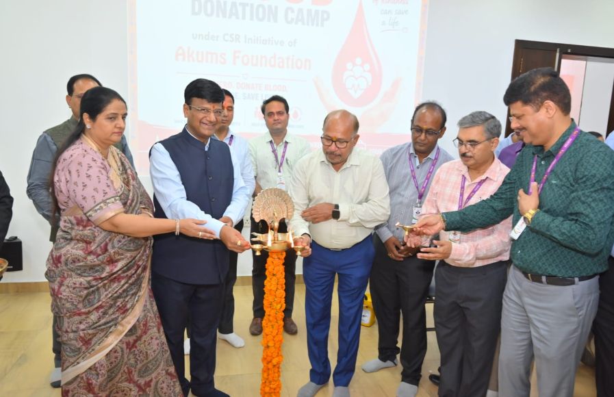 एकम्स फाउंडेशन के रक्तदान महाअभियान में 977 यूनिट रक्तदान