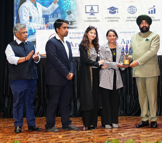 राज्यपाल लेफ्टिनेंट जनरल गुरमीत सिंह (से नि) ने बुधवार को लोक भवन में ऑपरेशन साथी, आरोही इनक्यूबेटर एवं एआई न्यूज़लेटर का शुभारम्भ किया। राज्यपाल ने इस अवसर पर परिसर में लगी स्टार्टअप प्रदर्शनी का अवलोकन किया।