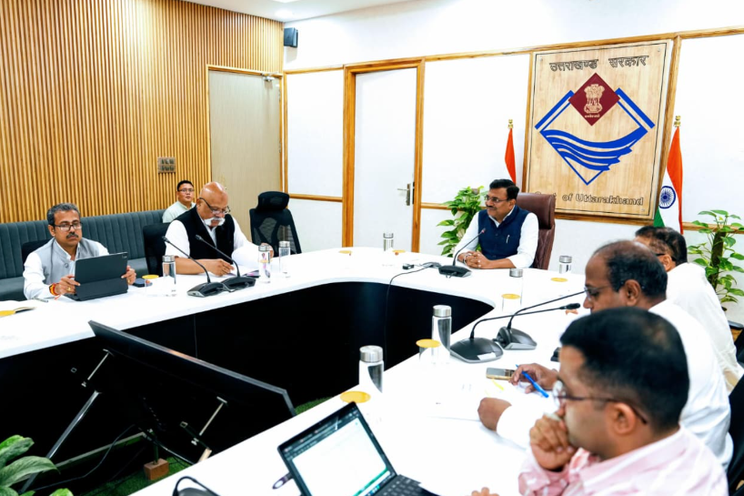 मुख्य सचिव श्री आनन्द बर्द्धन की अध्यक्षता में सोमवार को सचिवालय में नाबार्ड की उच्च स्तरीय समिति की बैठक सम्पन्न हुयी।
