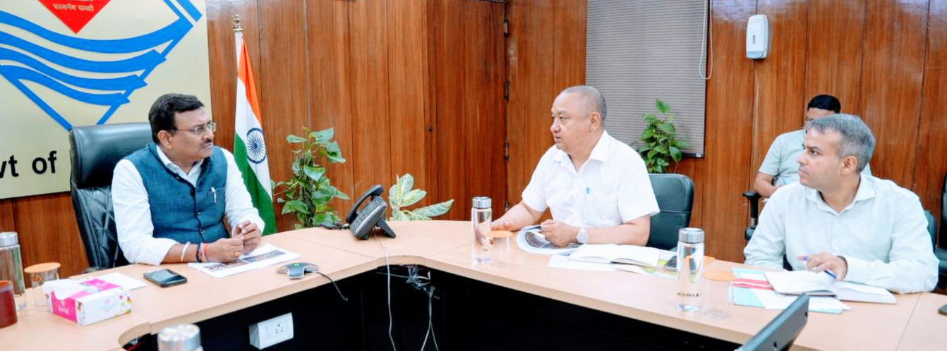 मुख्य सचिव ने केदारनाथ पुनर्निर्माण से सम्बन्धित कार्यों की विस्तार से जानकारी ली।