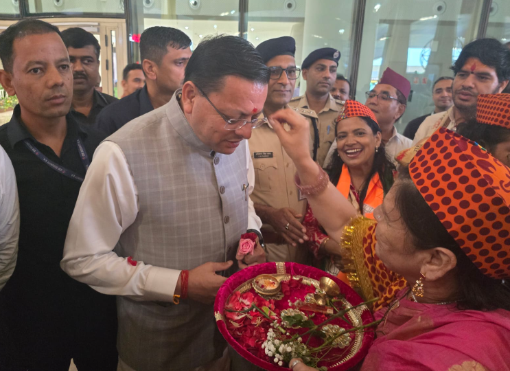 मुंबई में प्रवासी उत्तराखंडवासियों से मुख्यमंत्री पुष्कर सिंह धामी का आत्मीय संवाद, विकास यात्रा और भविष्य के विजन को किया साझा