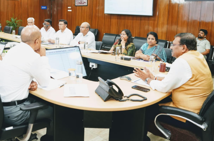 मुख्य सचिव श्री आनन्द बर्द्धन ने गुरूवार को सचिवालय में तकनीकी शिक्षा विभाग की समीक्षा की।
