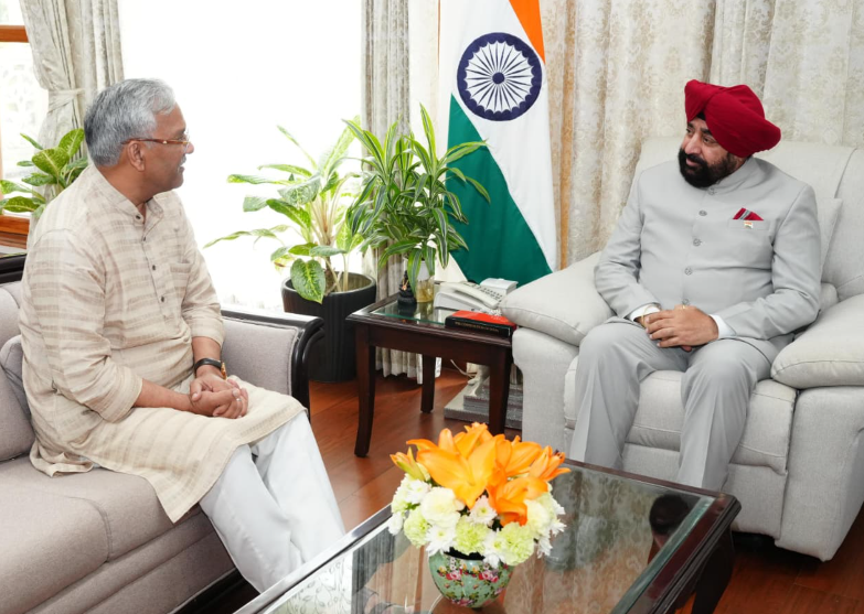 राज्यपाल लेफ्टिनेंट जनरल गुरमीत सिंह (से नि) से मंगलवार को लोक भवन में पूर्व मुख्यमंत्री एवं हरिद्वार सांसद श्री त्रिवेन्द्र सिंह रावत ने शिष्टाचार भेंट की।