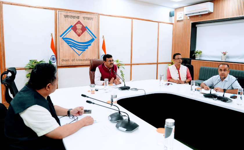 मुख्य सचिव ने जनपदों में लंबित प्रकरणों के त्वरित निस्तारण के दिए निर्देश