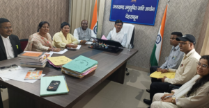 आयोग से दिए जाने वाले आदेशों का पालन सुनिश्चित करें अधिकारी : मुकेश कुमार