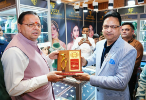 मुख्यमंत्री धामी ने देहरादून में सर्राफ मंडल की भव्य एग्जीबिशन का किया अवलोकन