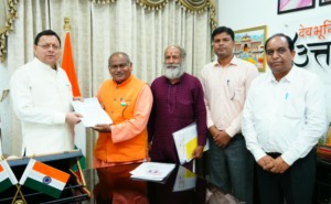 स्वतंत्रता सेनानी उत्तराधिकारी परिवार समिति के प्रतिनिधिमंडल ने मुख्यमंत्री श्री पुष्कर सिंह धामी से की भेंट