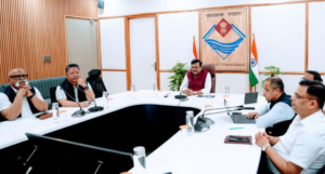 मुख्य सचिव श्री आनन्द बर्द्धन की अध्यक्षता में मंगलवार को सचिवालय में जिलाधिकारियों के साथ वीडियो कॉन्फ्रेंसिंग के माध्यम से बैठक हुई।