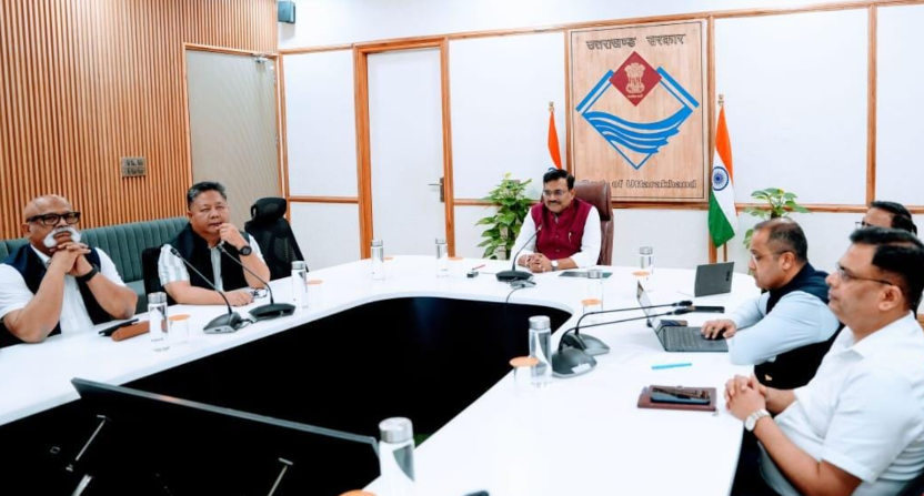 मुख्य सचिव श्री आनन्द बर्द्धन की अध्यक्षता में मंगलवार को सचिवालय में जिलाधिकारियों के साथ वीडियो कॉन्फ्रेंसिंग के माध्यम से बैठक हुई।