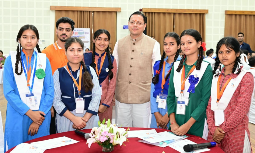 मुख्यमंत्री युवा विद्यार्थी मंथन कार्यक्रम में 140 चयनित छात्र-छात्राओं से मुख्यमंत्री ने किया संवाद