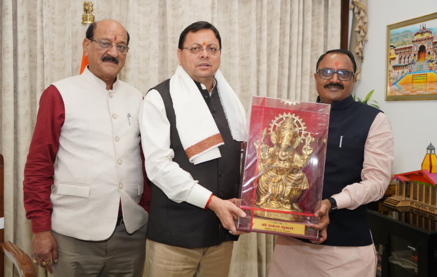 मुख्यमंत्री धामी से मध्य प्रदेश के कैबिनेट मंत्री राकेश शुक्ला ने की शिष्टाचार भेंट