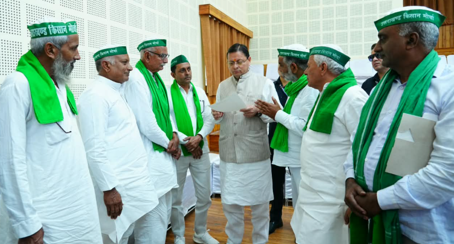 मुख्यमंत्री ने मुख्य सेवक सदन में प्रदेश के विभिन्न क्षेत्रों से आए लोगों की समस्याएं सुनीं