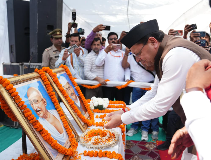 रामपुर तिराहा के अमर बलिदानियों को मुख्यमंत्री श्री पुष्कर सिंह धामी ने दी श्रद्धांजलि