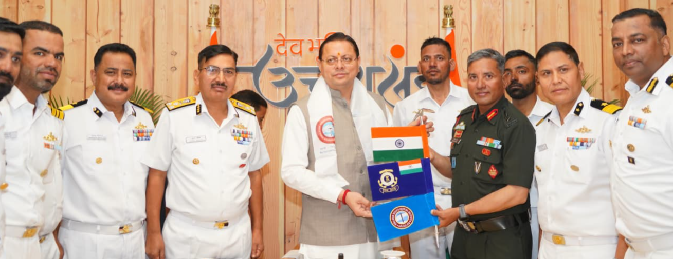 माउंट मुकुट ईस्ट का ऐतिहासिक आरोहण कर लौटे भारतीय तटरक्षक बल एवं एचएमआई के संयुक्त अभियान दल का मुख्यमंत्री ने किया फ्लैग-इन