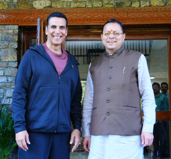 मुख्यमंत्री पुष्कर सिंह धामी से प्रसिद्ध फिल्म अभिनेता अक्षय कुमार ने की शिष्टाचार भेंट