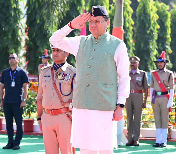 मुख्यमंत्री ने पुलिस स्मृति दिवस पर शहीद जवानों को दी श्रद्धांजलि, परिजनों को किया सम्मानित